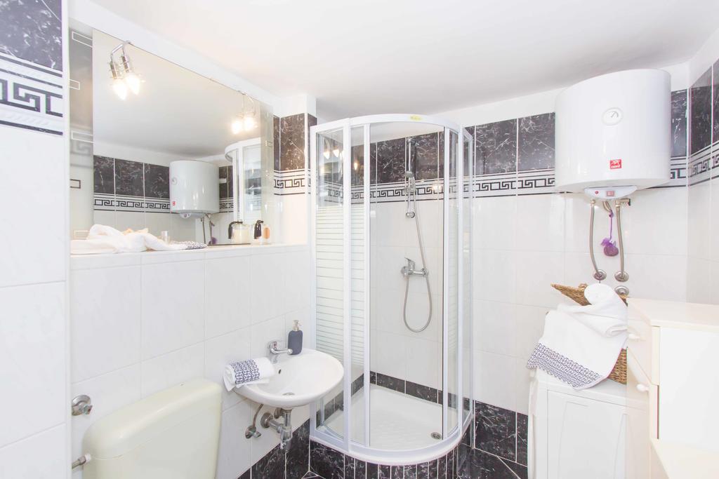 Red Valentino Apartment Σπλιτ Εξωτερικό φωτογραφία